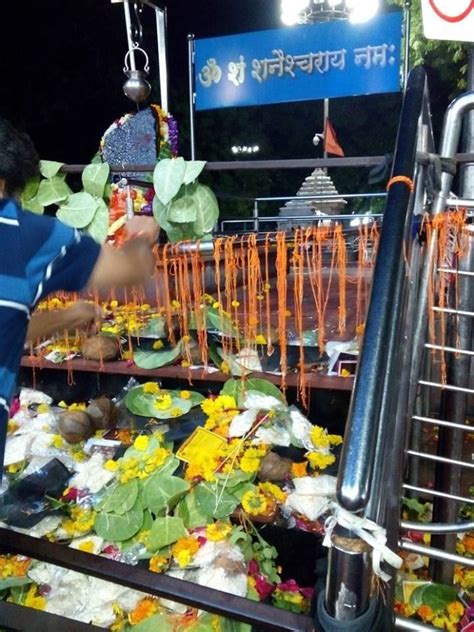 shani shingnapur shops|Shani Shingnapur Lockless Village: Temple Timings, Story & Guide.